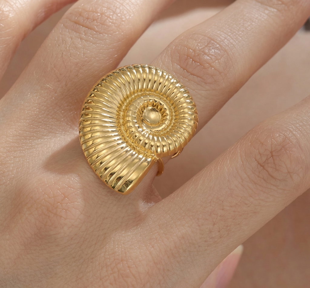 Vaara Aurelia Spiral Ring