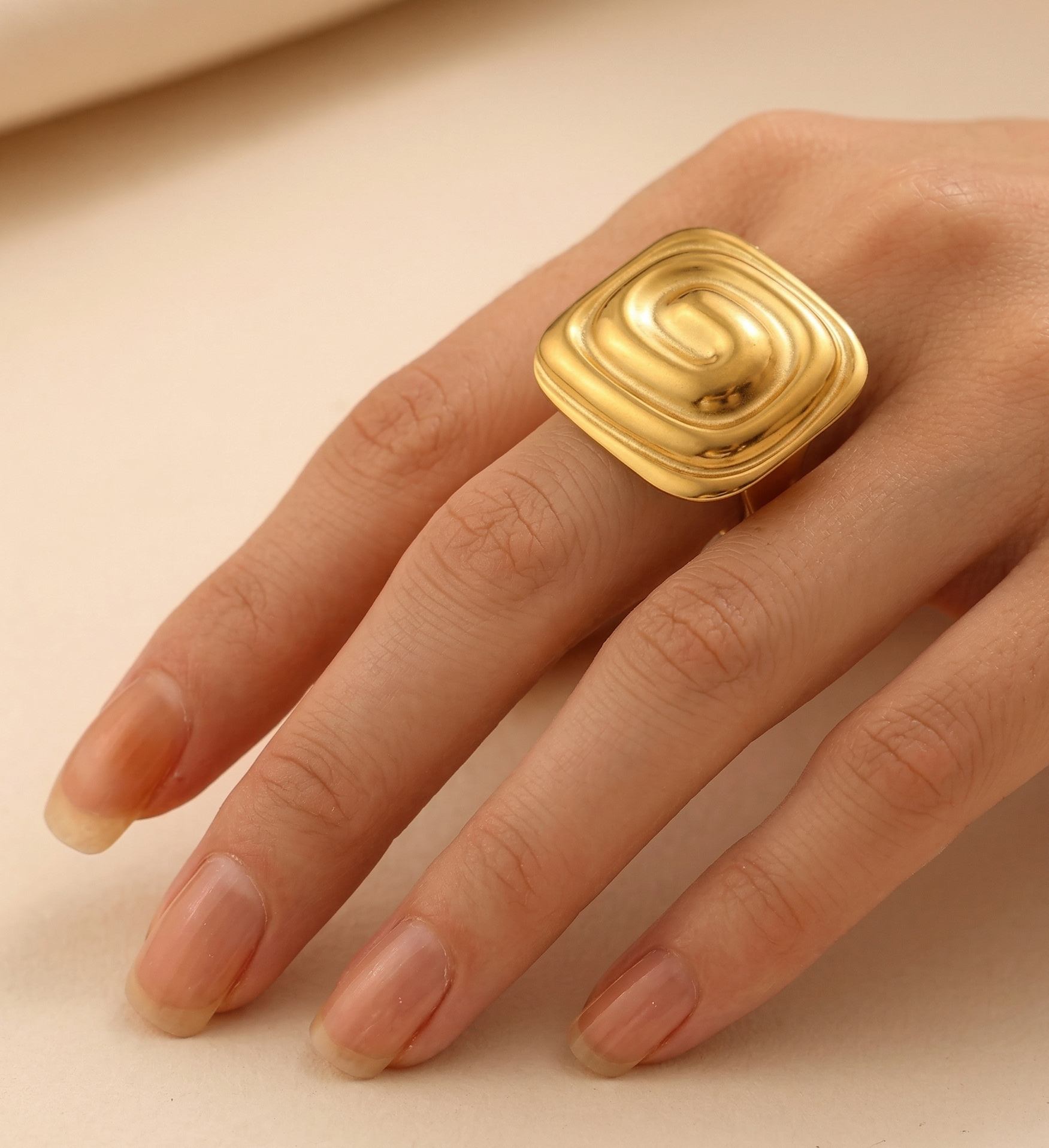 Vaara Gilded Form Ring