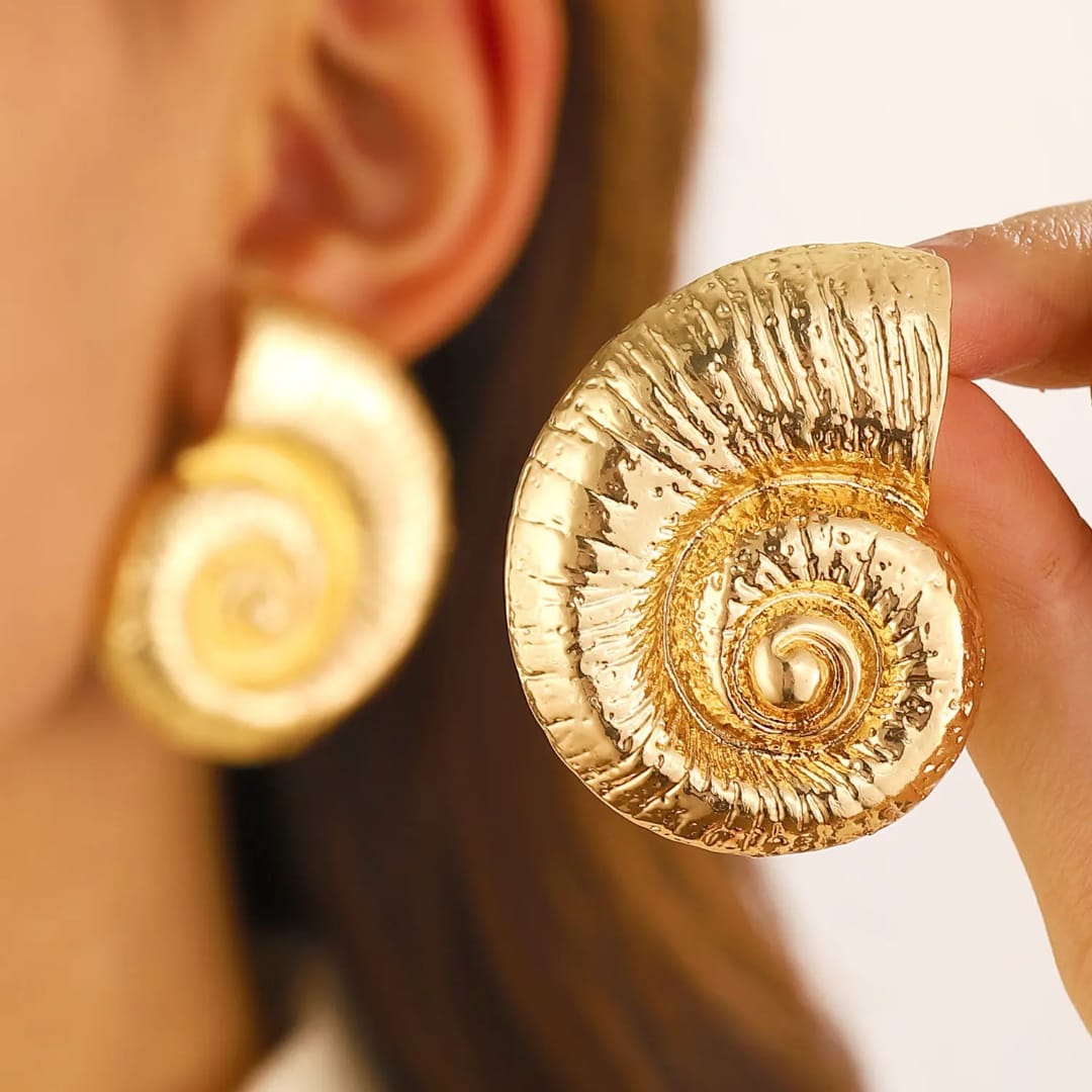 Vaara Molten Swirl Studs