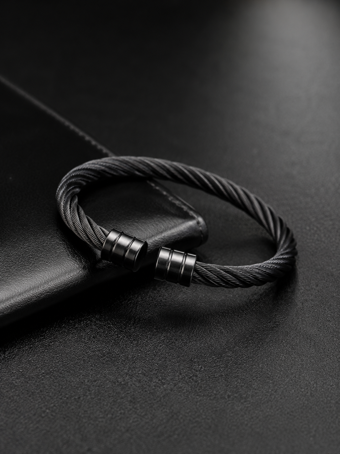 Vaara Titan Noir Bracelet
