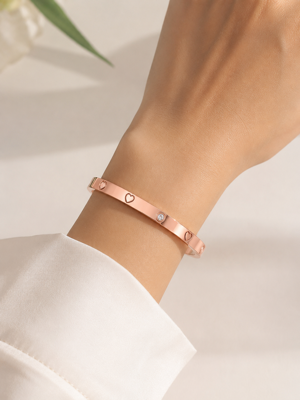 Vaara Amour Heart Bangle