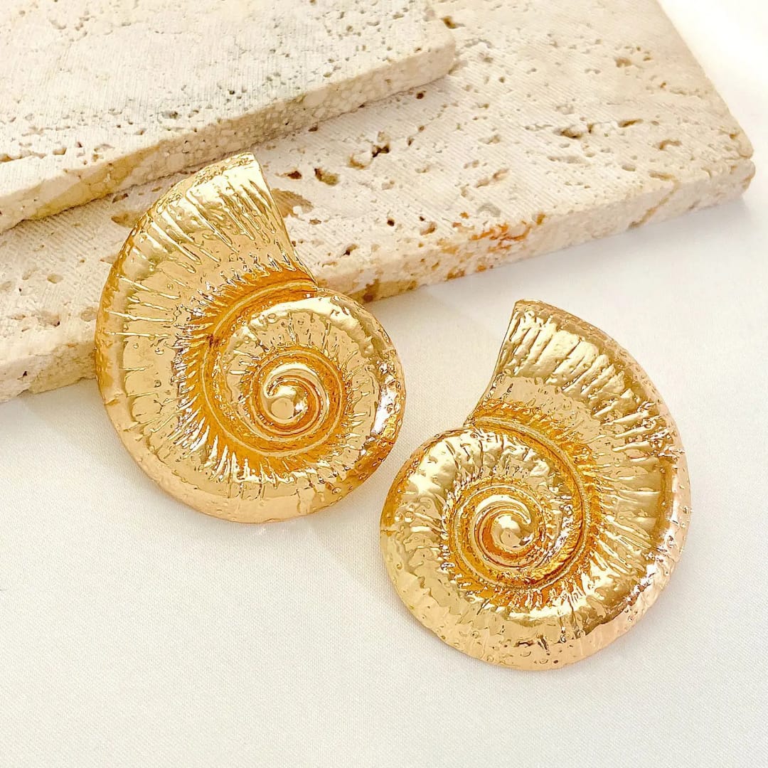 Vaara Molten Swirl Studs