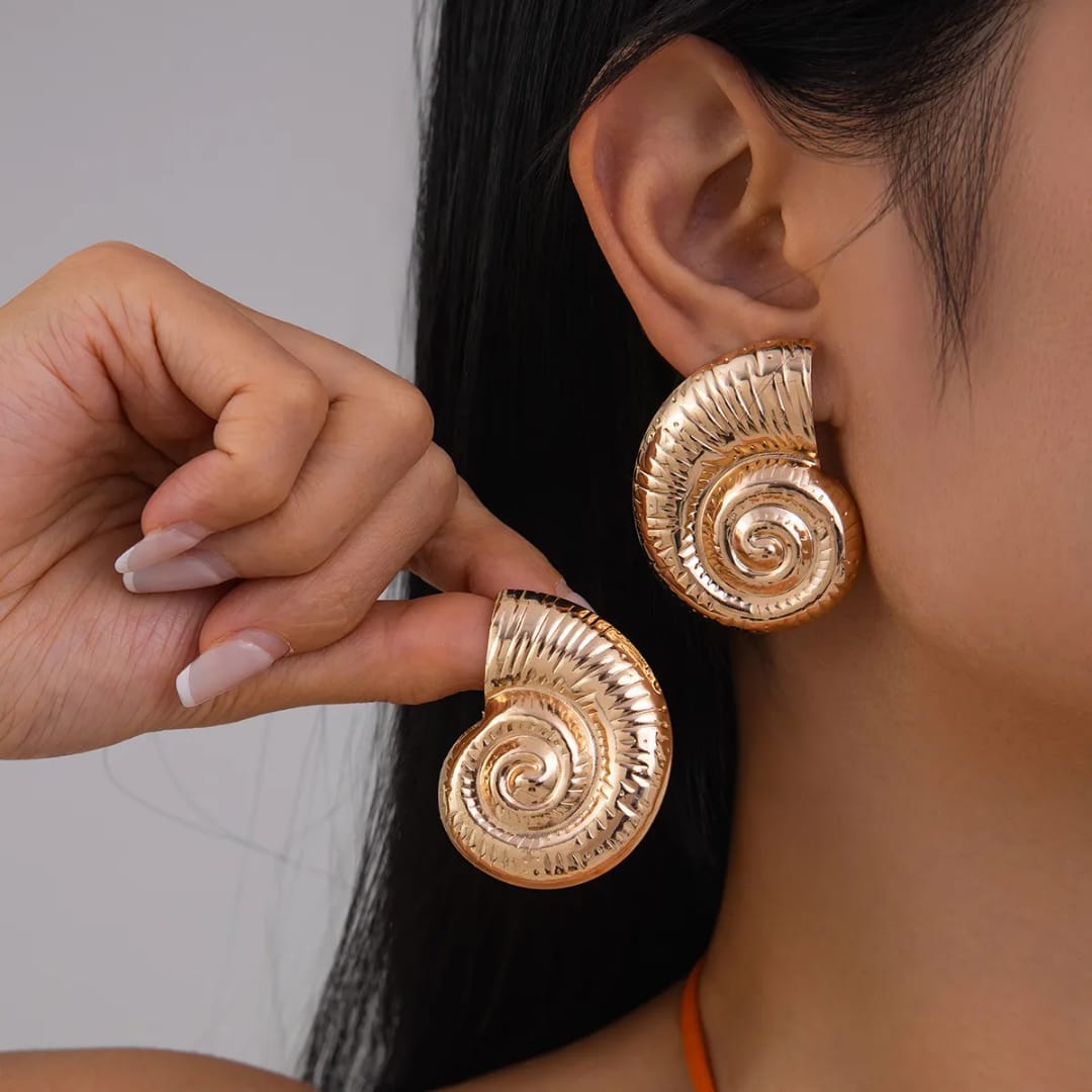 Vaara Molten Swirl Studs