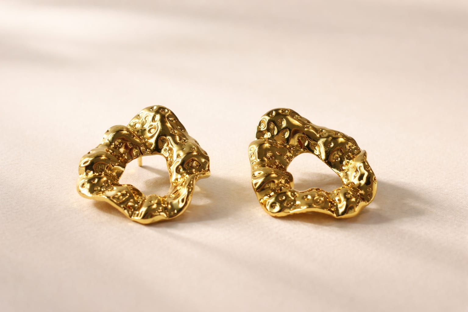 Vaara Molten Halo Studs